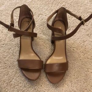 Michael Kors Strappy heel!